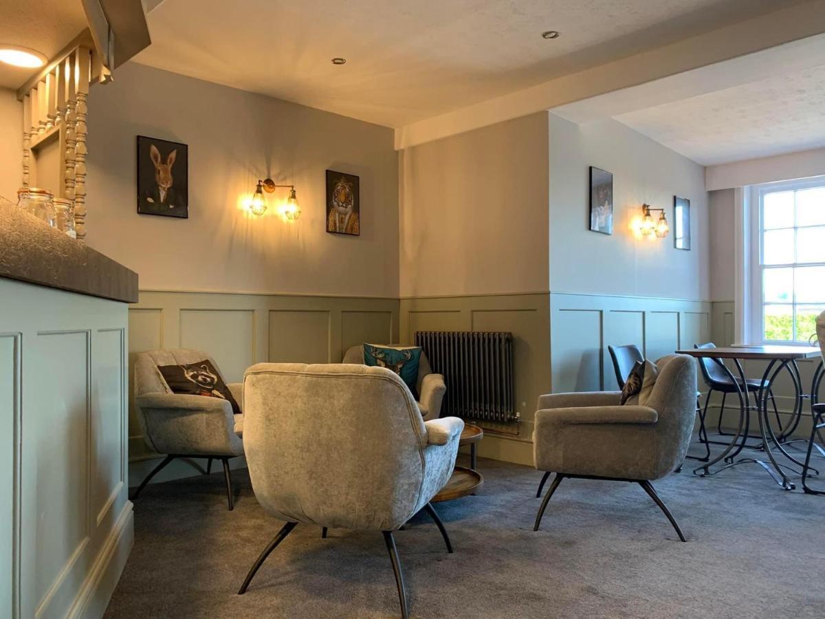 The Lion Hotel Llansantffraid-ym-Mechain Екстериор снимка