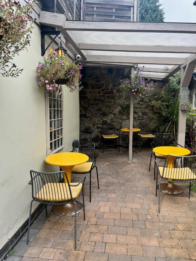 The Lion Hotel Llansantffraid-ym-Mechain Екстериор снимка