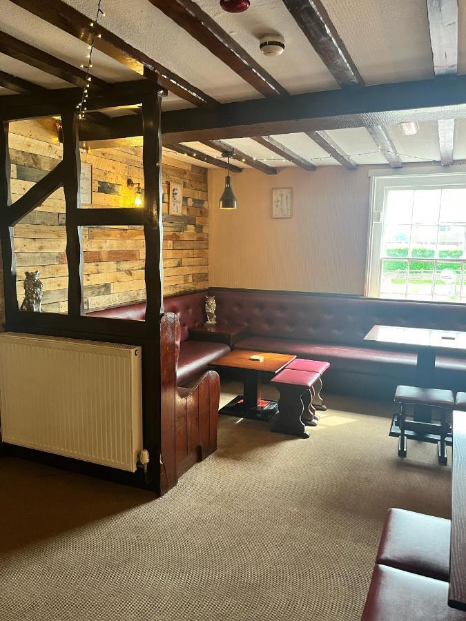 The Lion Hotel Llansantffraid-ym-Mechain Екстериор снимка