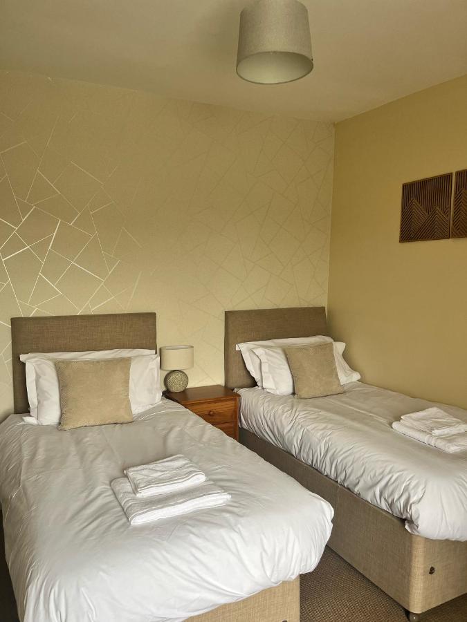 The Lion Hotel Llansantffraid-ym-Mechain Екстериор снимка